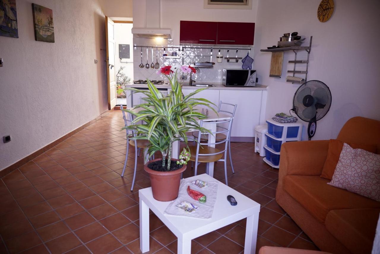 Casa Vacanze Irene 斯卡莱阿 外观 照片